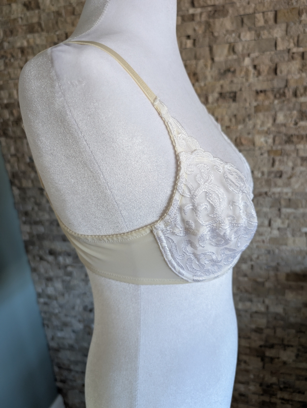 Vintage Wacoal Lace Arabesque Style 85199 Unlined Underwire Bra Ivory White 36B image 7